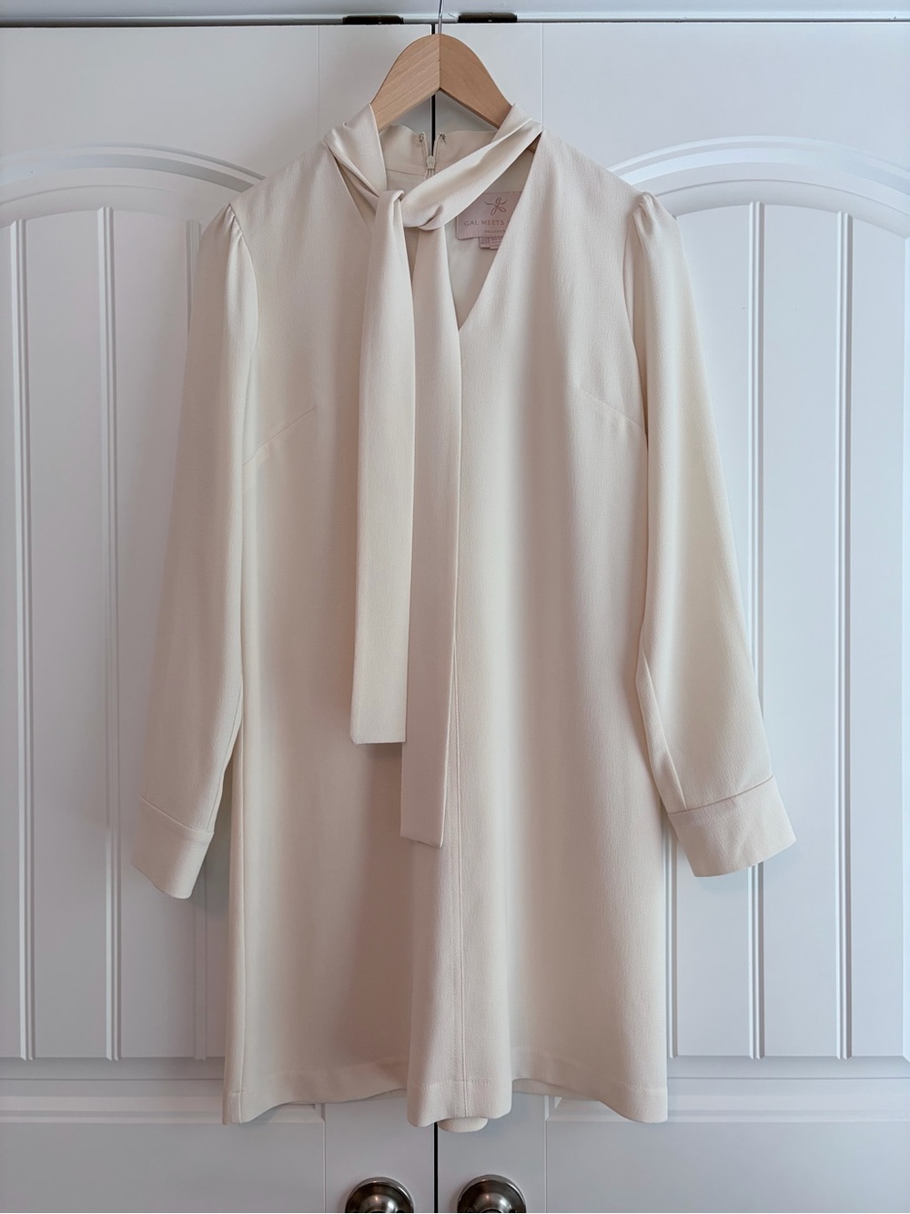 Gal Meets Glam Mini Dress Ines Cream Tie Neck Long Sleeve Women's Size 6 - Picture 2 of 11